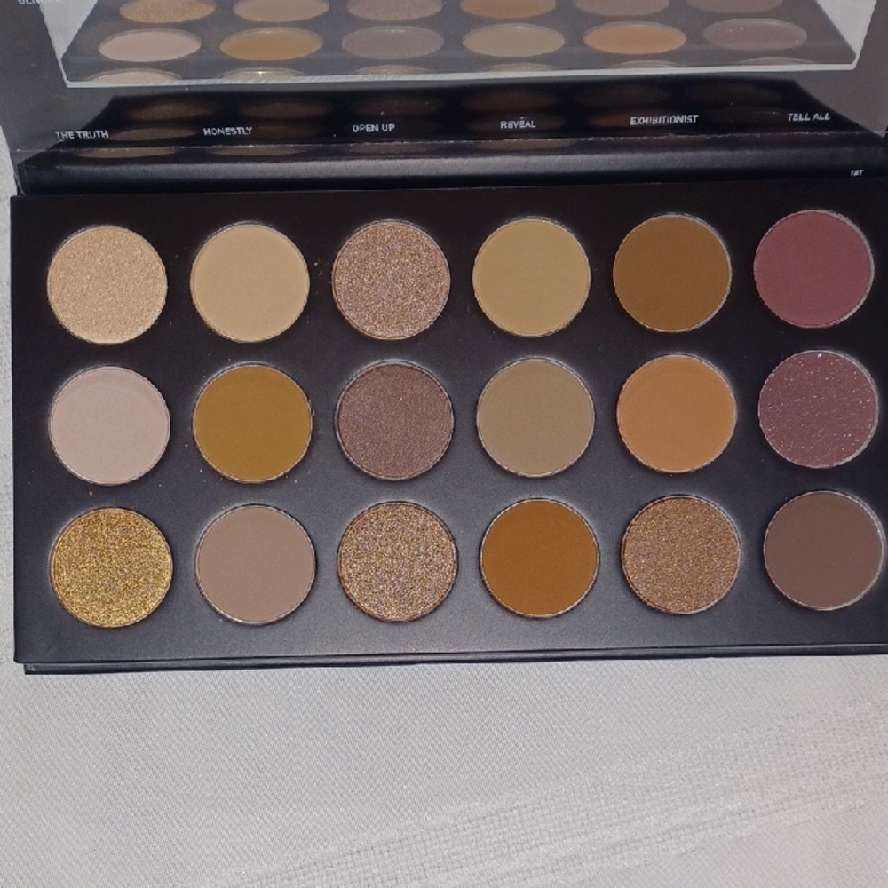 Morphe Eyeshadow Palette Truth Or Bare - Picture 2 of 4